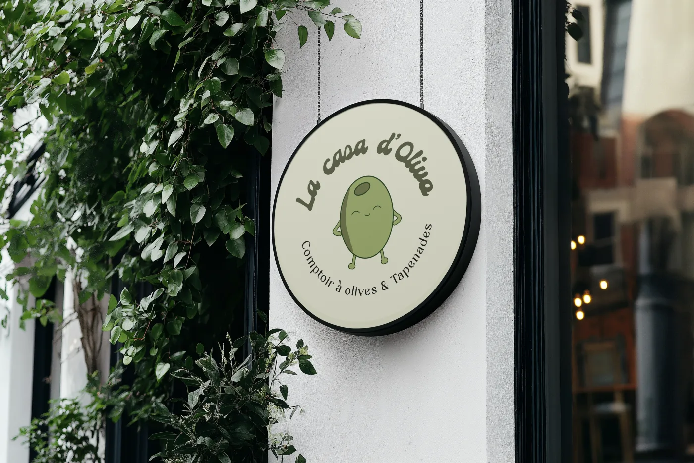 Enseigne suspendue du logo La Casa d'Olivo